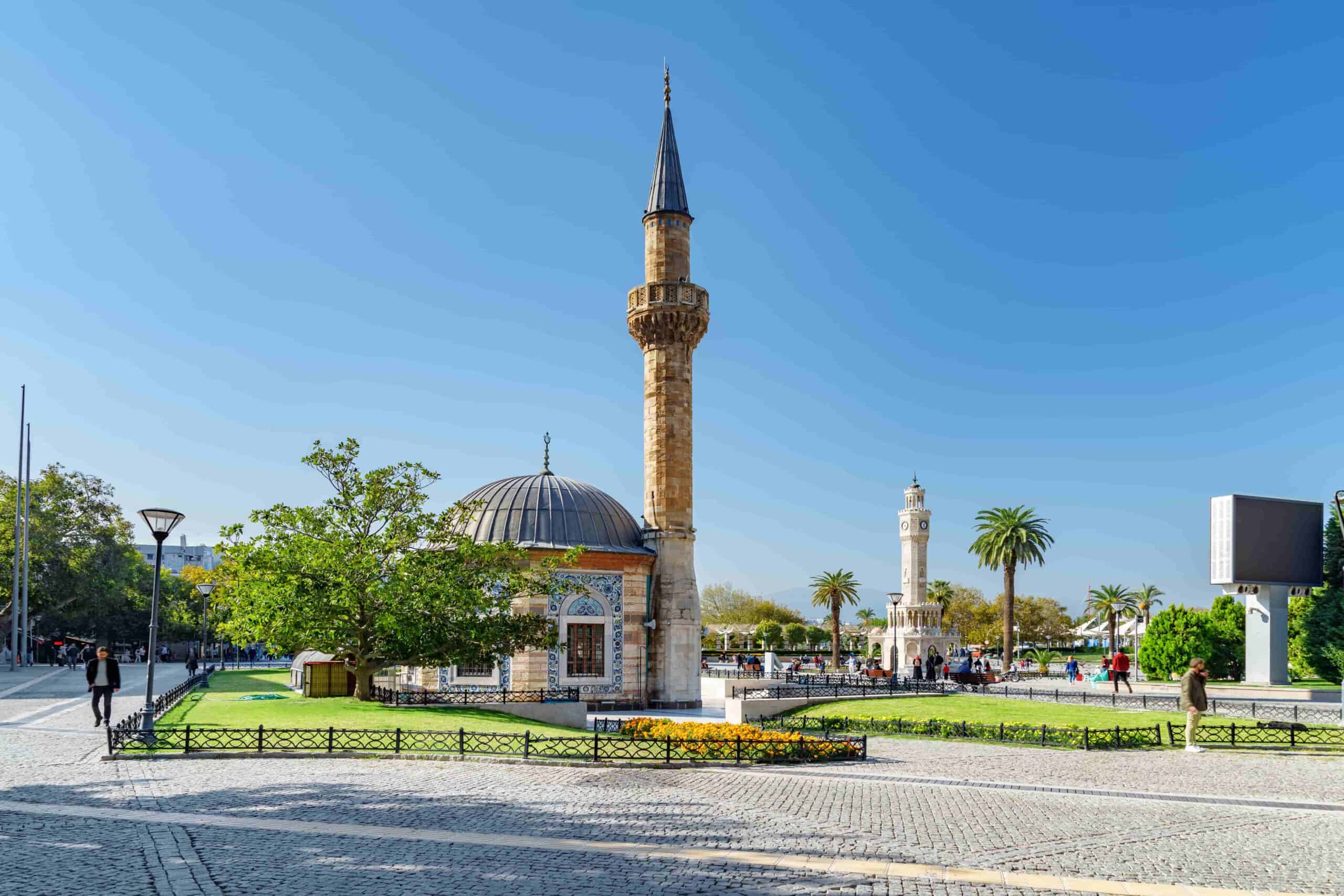 Yalı Cami, Konak