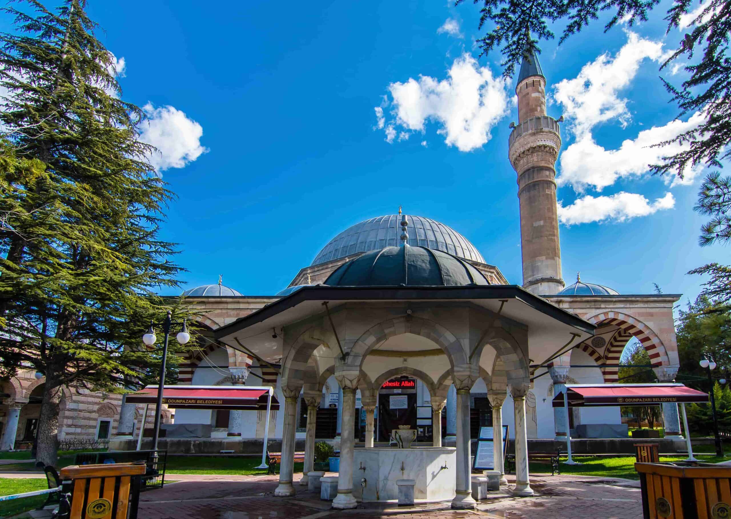 Kurşunlu Cami ve Külliyesi